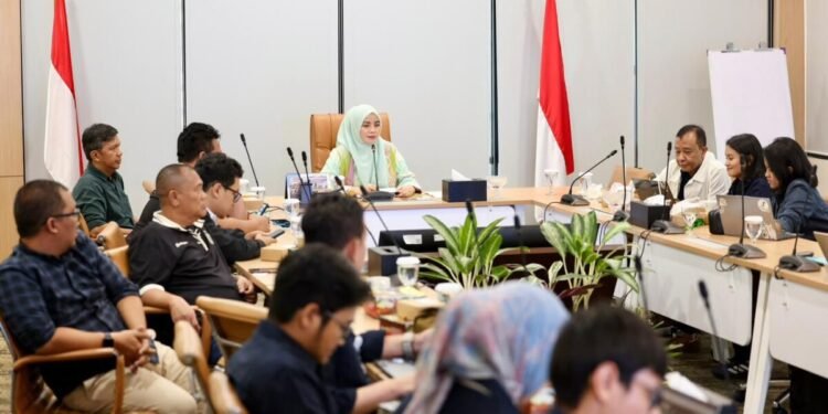 Tak Sekadar Dukungan di Stadion, Suporter Bola Kini Diajak Bangun Koperasi Peluang Bisnisnya Menggiurkan