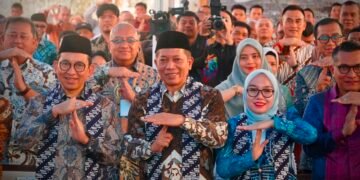 Menkop dan Fadli Zon Resmikan Revitalisasi Tugu Koperasi di Tasikmalaya